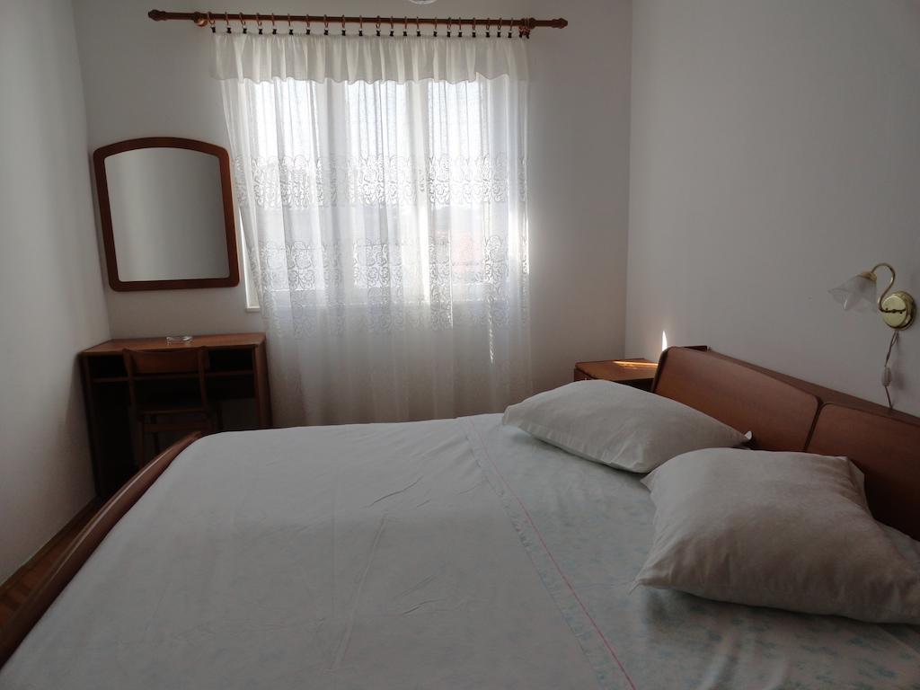 Apartments & Rooms Karmela Banjol Rom bilde