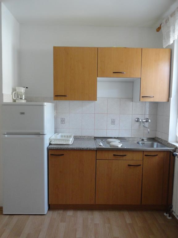 Apartments & Rooms Karmela Banjol Rom bilde
